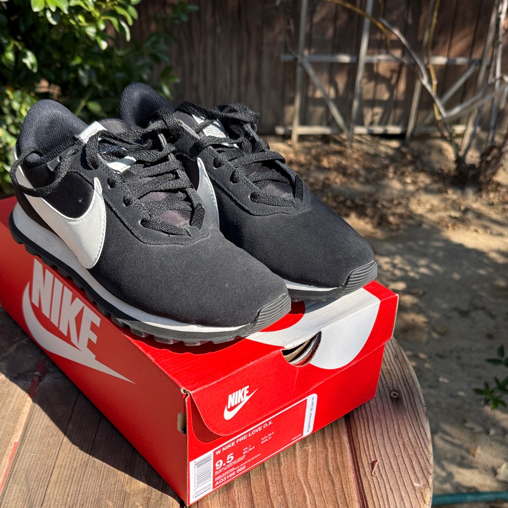 Nike Pre Love Xo Black And White Running Shoes Size 9.5